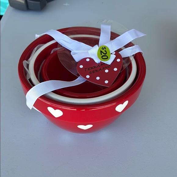 Red Ceramic Heart Bowls Set - Picture 1 of 1